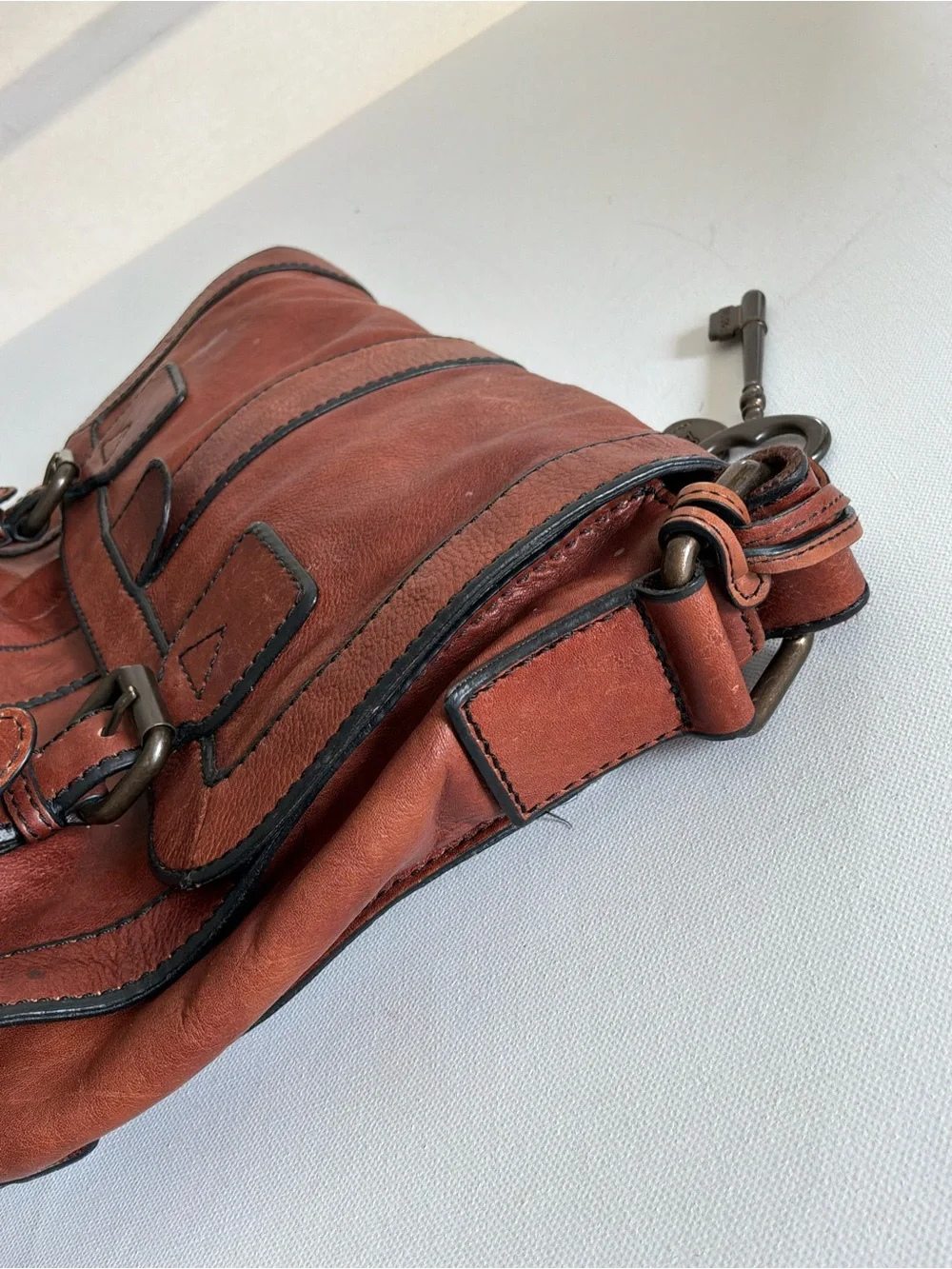 Fossil Brown Leather Messenger Crossbody Bag Vintage Satchel Key Charm